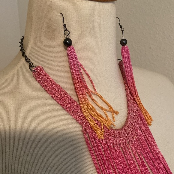Ombré crochet necklace - Picture 3 of 5